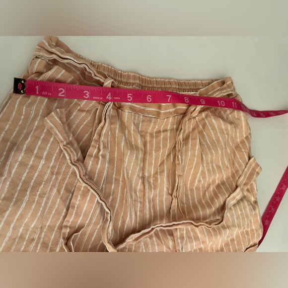 Sienna Sky light pink and white shorts , size small - Picture 5 of 7